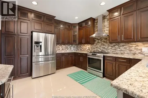 1078 Charlotte Crescent Lakeshore ON N0R 1A0