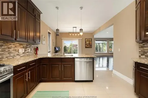 1078 Charlotte Crescent Lakeshore ON N0R 1A0
