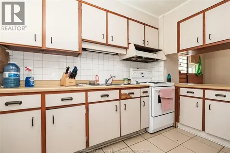 2288 Howard Avenue Windsor ON N8X 3V1