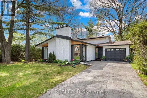 19 Moorcroft Road Ottawa ON K2G 0M6