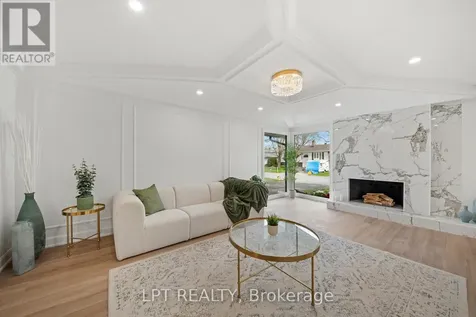 19 Moorcroft Road Ottawa ON K2G 0M6