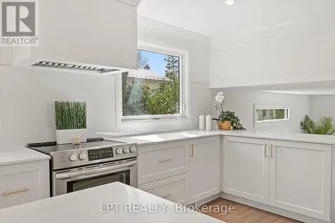 19 Moorcroft Road Ottawa ON K2G 0M6