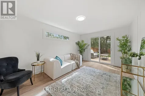 19 Moorcroft Road Ottawa ON K2G 0M6