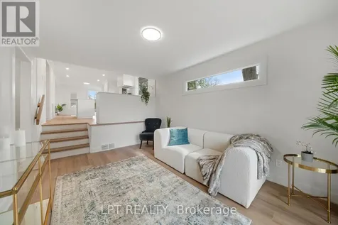 19 Moorcroft Road Ottawa ON K2G 0M6