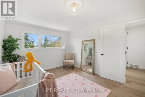 19 Moorcroft Road Ottawa ON K2G 0M6