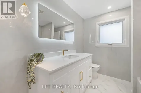 19 Moorcroft Road Ottawa ON K2G 0M6