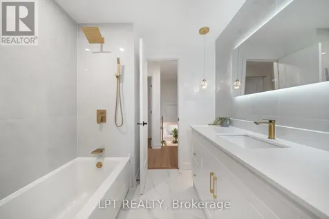 19 Moorcroft Road Ottawa ON K2G 0M6