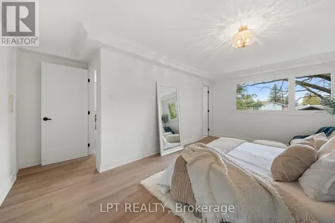 19 Moorcroft Road Ottawa ON K2G 0M6