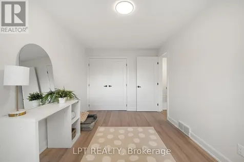 19 Moorcroft Road Ottawa ON K2G 0M6