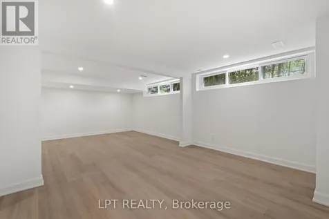 19 Moorcroft Road Ottawa ON K2G 0M6