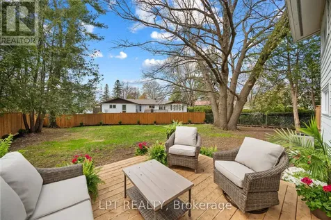 19 Moorcroft Road Ottawa ON K2G 0M6