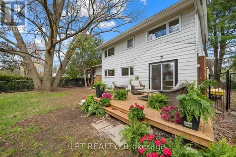 19 Moorcroft Road Ottawa ON K2G 0M6