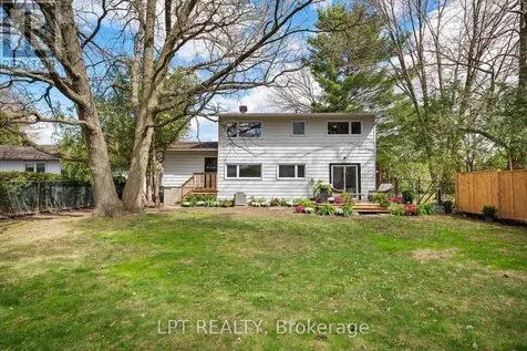 19 Moorcroft Road Ottawa ON K2G 0M6