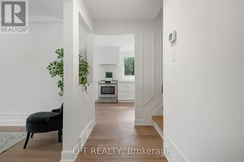 19 Moorcroft Road Ottawa ON K2G 0M6