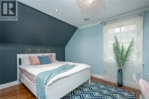 161 Dornie Road Oakville ON L6J 4N7