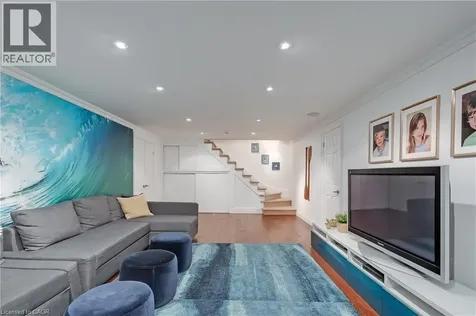 161 Dornie Road Oakville ON L6J 4N7