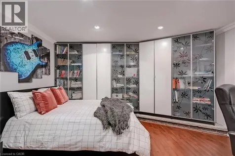 161 Dornie Road Oakville ON L6J 4N7