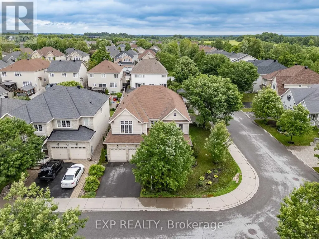 167 Chenoa Way Ottawa ON K2J 0W8