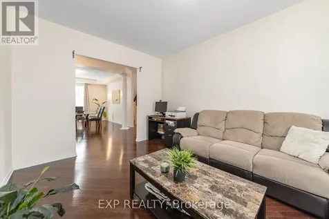 167 Chenoa Way Ottawa ON K2J 0W8
