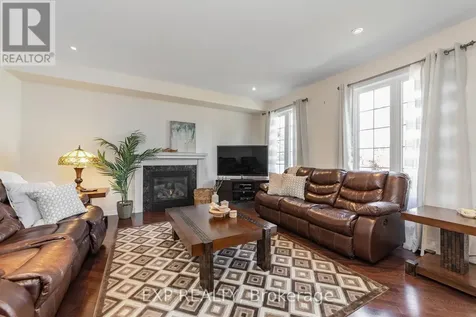 167 Chenoa Way Ottawa ON K2J 0W8