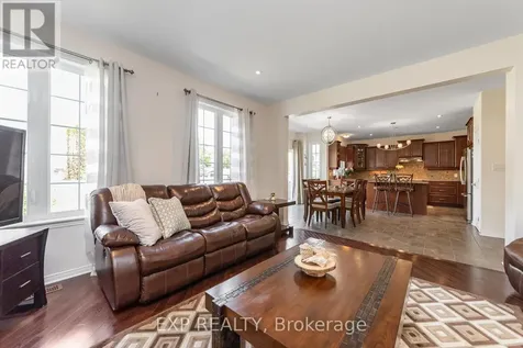 167 Chenoa Way Ottawa ON K2J 0W8