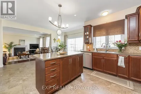 167 Chenoa Way Ottawa ON K2J 0W8