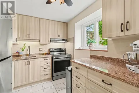 1718 Lamoureux Drive Ottawa ON K1E 2N2