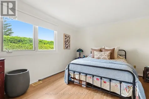 1718 Lamoureux Drive Ottawa ON K1E 2N2