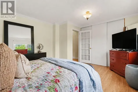 1718 Lamoureux Drive Ottawa ON K1E 2N2
