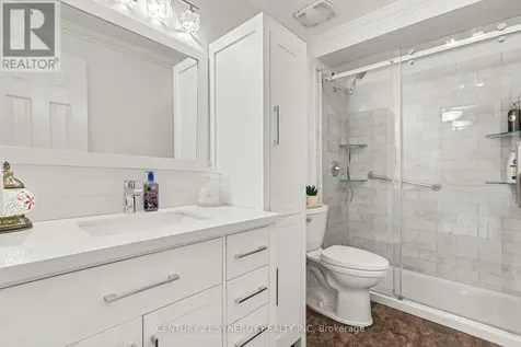 1718 Lamoureux Drive Ottawa ON K1E 2N2