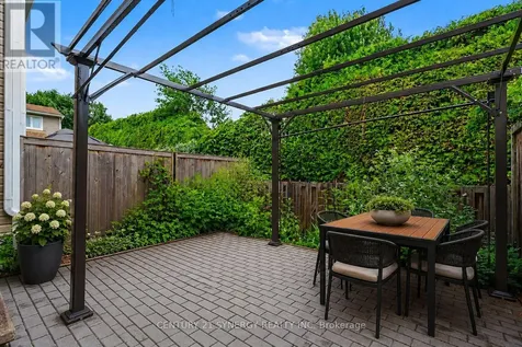 1718 Lamoureux Drive Ottawa ON K1E 2N2