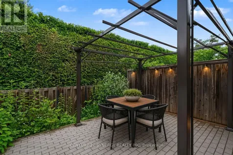 1718 Lamoureux Drive Ottawa ON K1E 2N2