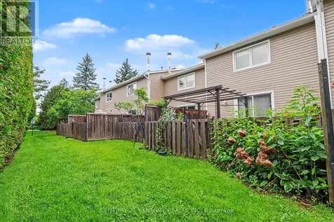 1718 Lamoureux Drive Ottawa ON K1E 2N2