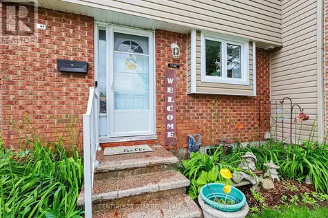 1718 Lamoureux Drive Ottawa ON K1E 2N2