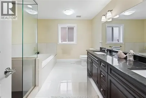 901 Lakewood Crescent Lakeshore ON N0R 1A0