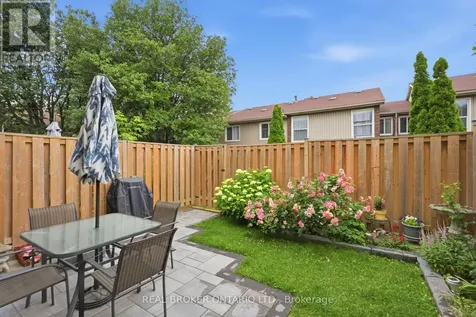 81 Permfield Path Toronto (etobicoke West Mall) ON M9C 4Y5