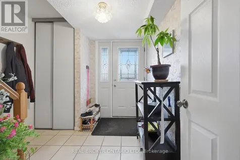 81 Permfield Path Toronto (etobicoke West Mall) ON M9C 4Y5