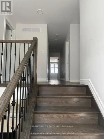 53 Redwood Drive Kingsville ON N0R 1B0