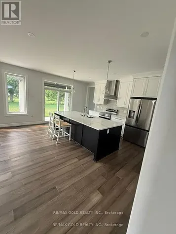 53 Redwood Drive Kingsville ON N0R 1B0