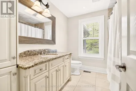 1670 Medad Springs Court Burlington ON L8P 0B7