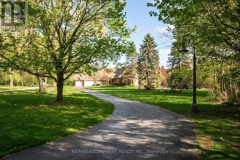 1670 Medad Springs Court Burlington ON L8P 0B7