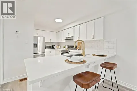 104 Dryden Lane Hamilton ON L8H 0B6
