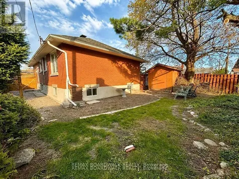 625 Clarke Avenue Ottawa ON K1K 0Y6