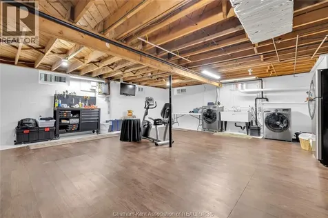 5 Phyllis Avenue Chatham ON N7M 3B8