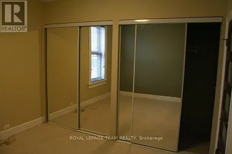 35 Ivy Crescent Ottawa ON K1M 1Y1