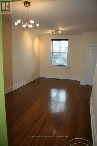 35 Ivy Crescent Ottawa ON K1M 1Y1