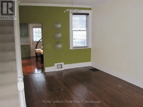 35 Ivy Crescent Ottawa ON K1M 1Y1