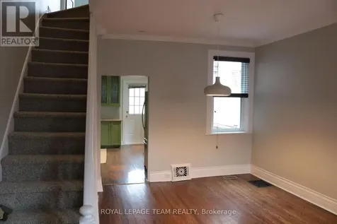 35 Ivy Crescent Ottawa ON K1M 1Y1