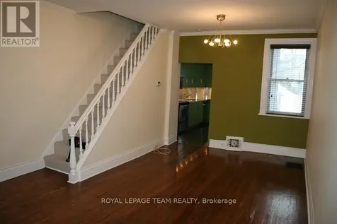 35 Ivy Crescent Ottawa ON K1M 1Y1