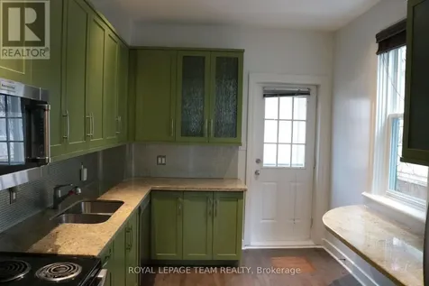 35 Ivy Crescent Ottawa ON K1M 1Y1